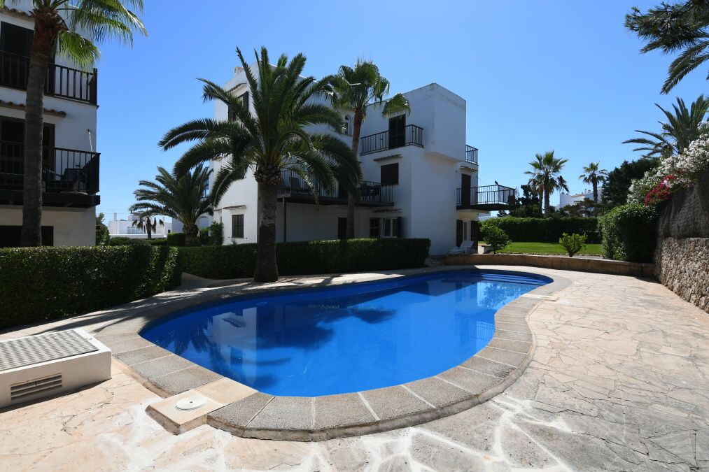  - Apartment mit Garten und Gemeinschaftspool in einer ruhigen Wohnanlage in Cala Egos