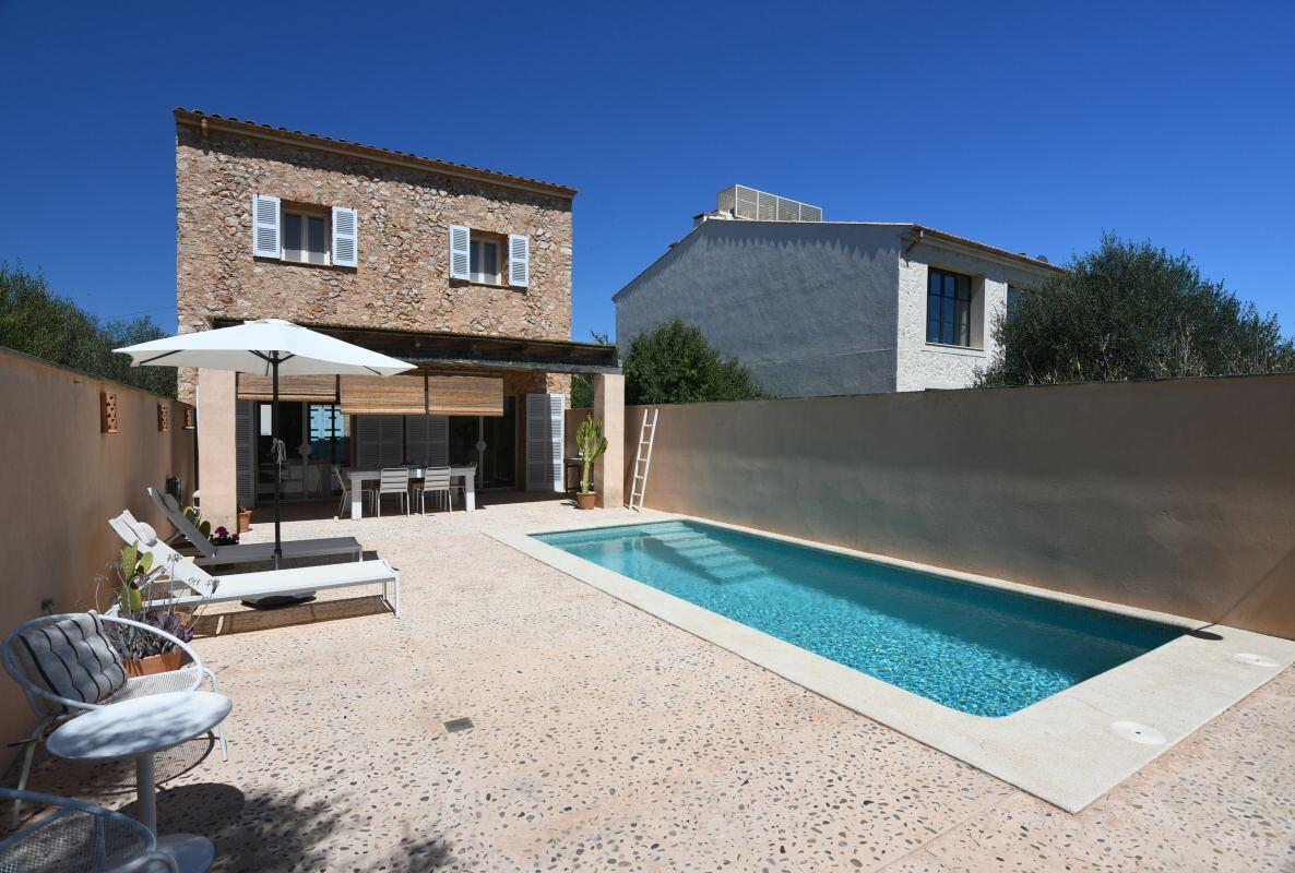 Cozy and sunny town house just minutes from the centre of Santanyi