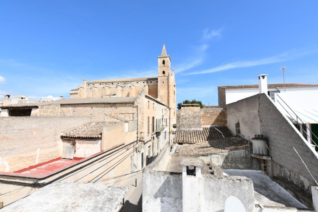Céntrica casa de pueblo con bonitas vistas a la iglesia de Felanitx