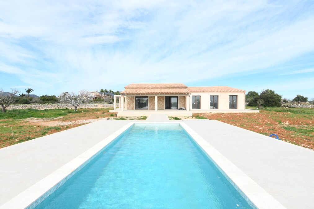  - Sonniges, neu erbautes Landhaus nur wenige Minuten von Calonge, Santanyi entfernt.