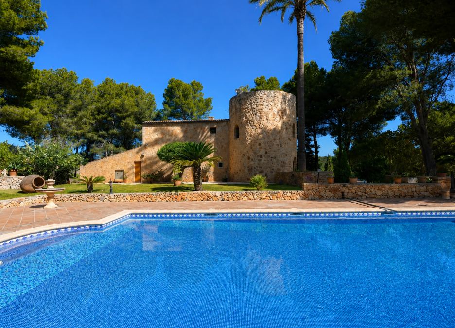 Large country house located between Felanitx and Porto Colom