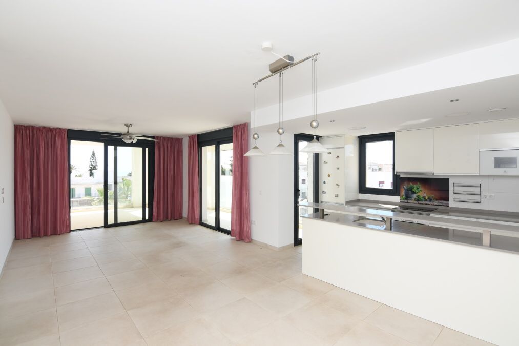 Moderno y luminoso apartamento en un tranquilo complejo residencia en Porto Colom