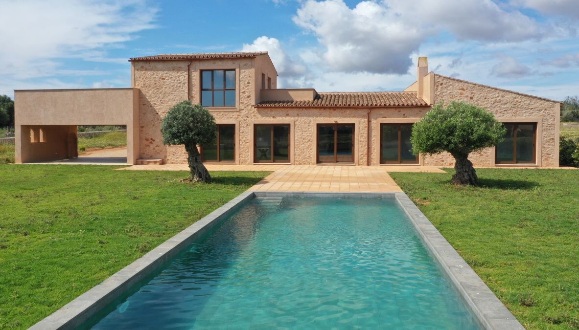 Moderna y lujosa casa de campo en una tranquila parcela a tan solo 5 minutos de Santanyí