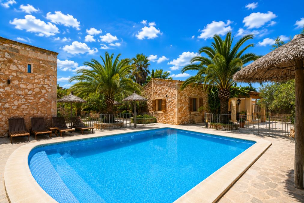 Casa de campo con garaje y piscina en Campos