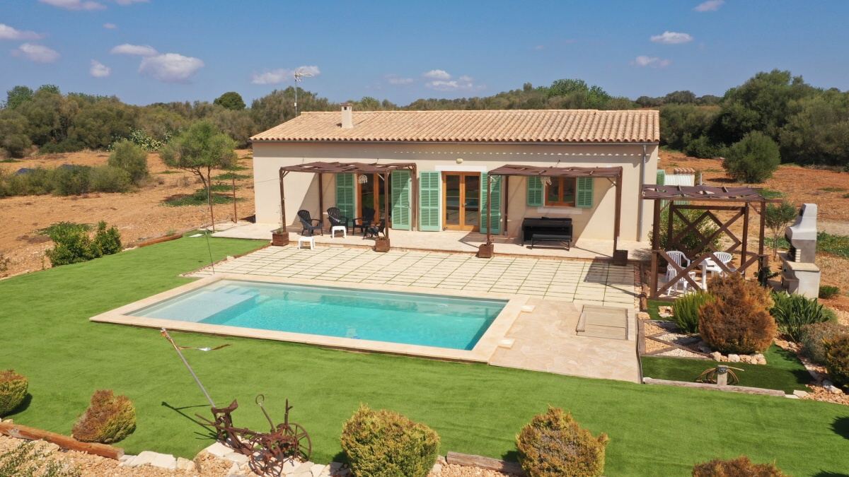 Luminosa y práctica casa de campo a pocos minutos de Campos