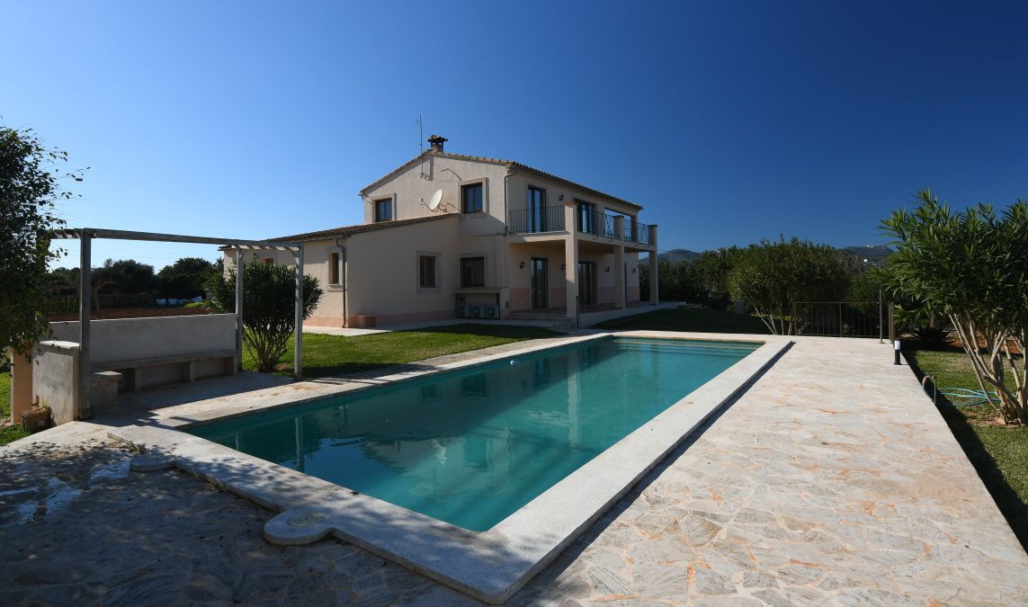  - Spacious country house with sea views on a quiet plot near S`Horta