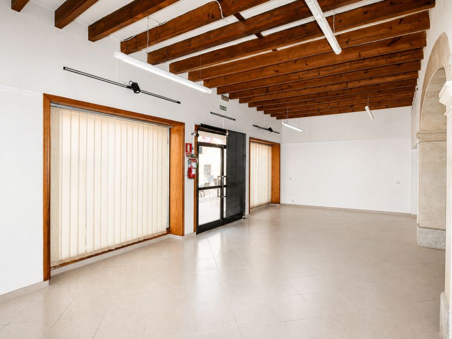 Attraktives Gewerbeobjekt von ca. 85 m² im Zentrum von Campos