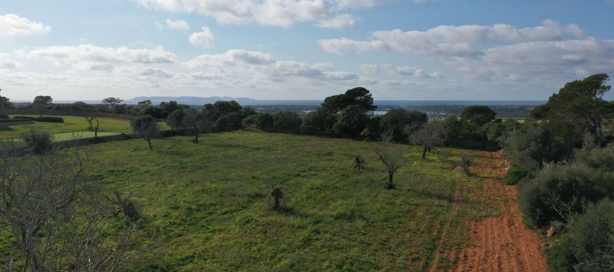 - Plot with views to the sea and the island of Cabrera in the beautiful area of Es Pinaret, Santanyí