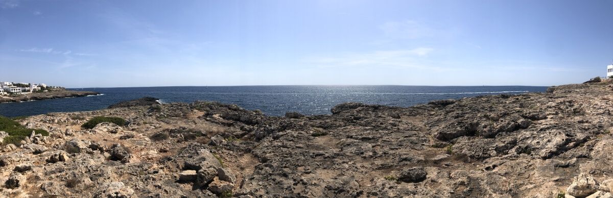 Parcela de unos 1.000m2 en primera línea del mar en Cala D`Or
