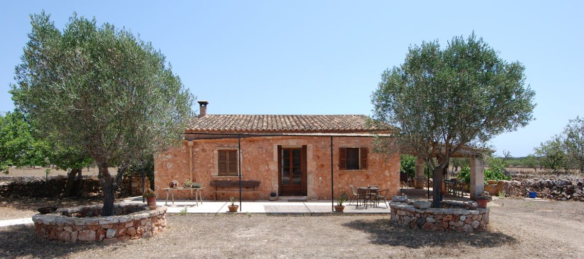  - Cozy little country house on a plot between Santanyi and Ses Salines