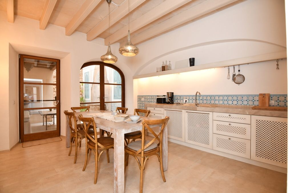 Authentisches, in exquisitem Stil renoviertes Stadthaus, nur wenige Meter von der Plaza de Santanyi entfernt