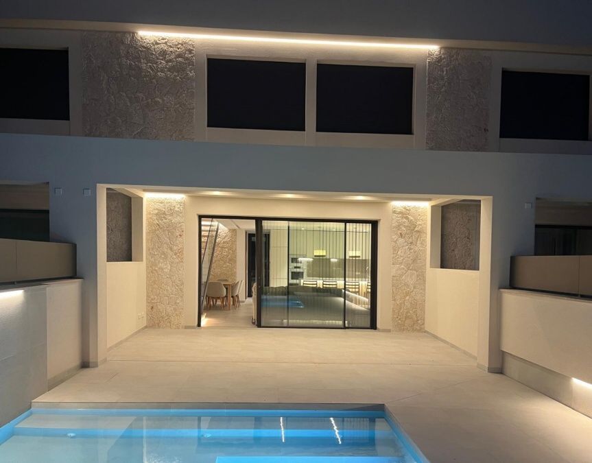 Moderna y lujosa Villa adosada de obra nueva lista para estrenar en S`Estanyol, Llucmajor