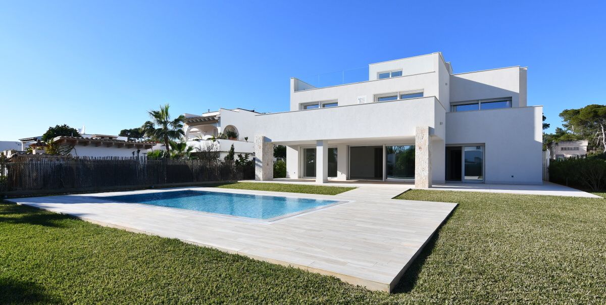 Nuevo y moderno Chalet con bonitas vistas al mar en Cala D`Or
