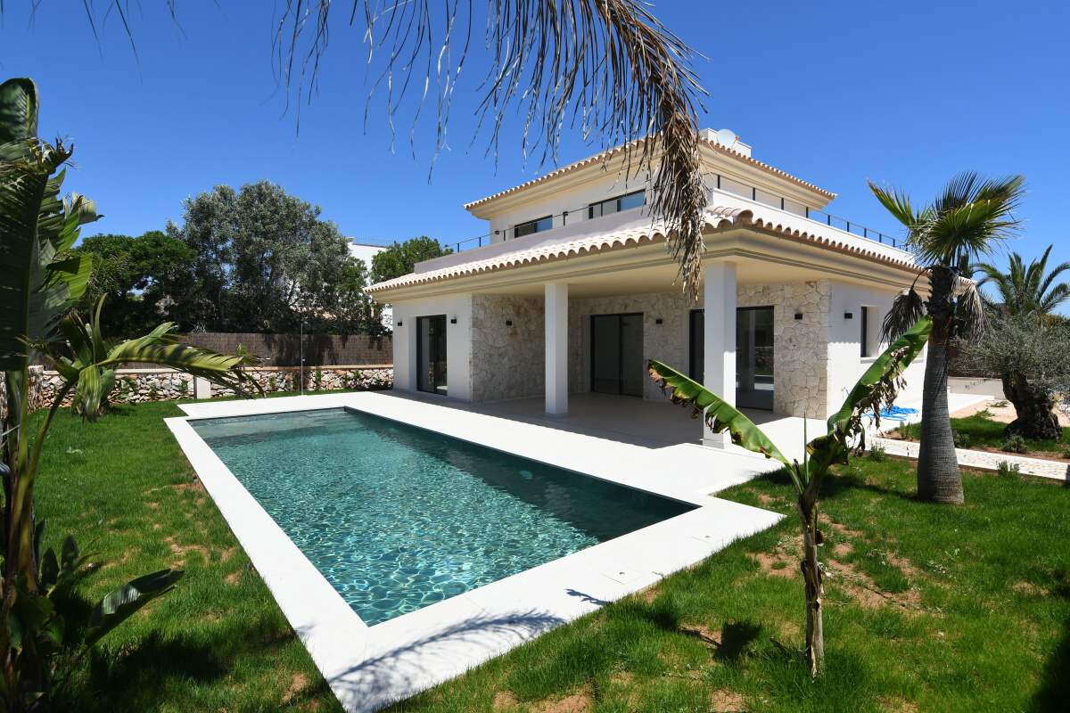  - Moderní a luxusní nově postavená vila v Cala Llombards