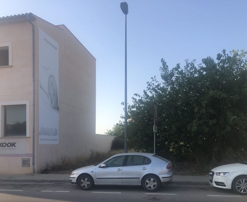 - Urban plot with the possibility of building a basement + ground floor + 2 floors