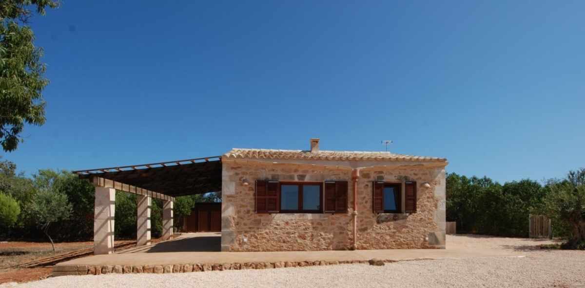  - Útulný malý venkovský dům na pozemku mezi Santanyi a Ses Salines