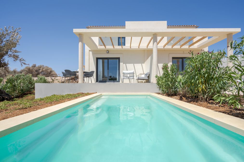 Moderne und gemütliche Villen mit 2 Schlafzimmern in einer Wohnanlage in Cala Romantica