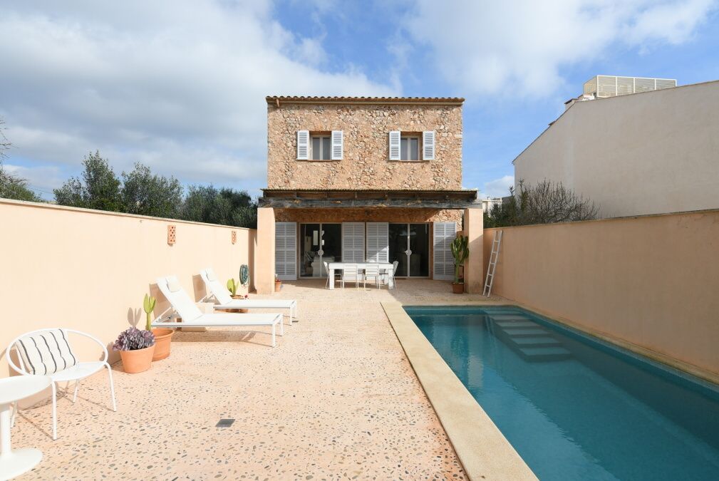  - Útulný a slunný řadový dům jen pár minut od centra Santanyi