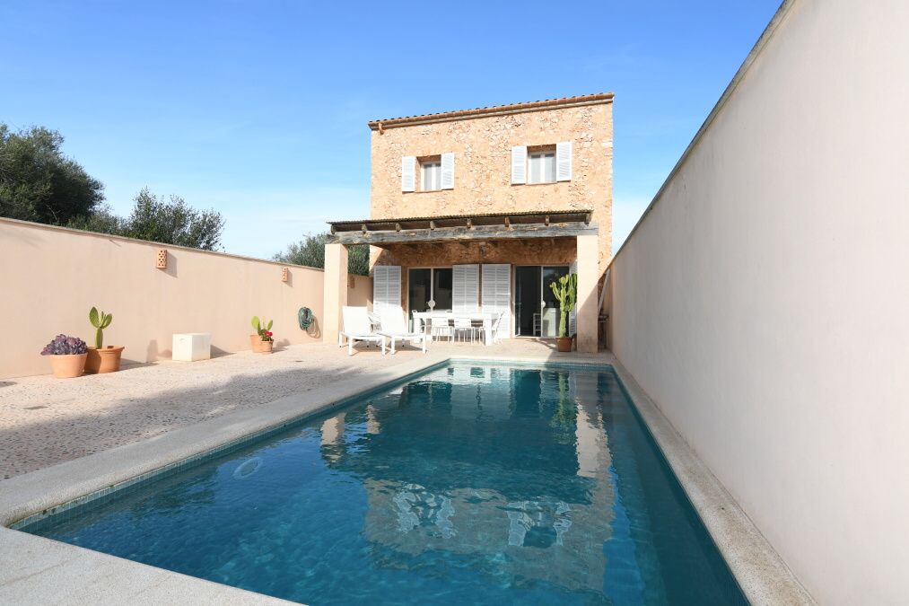  - Cozy and sunny town house just minutes from the centre of Santanyi