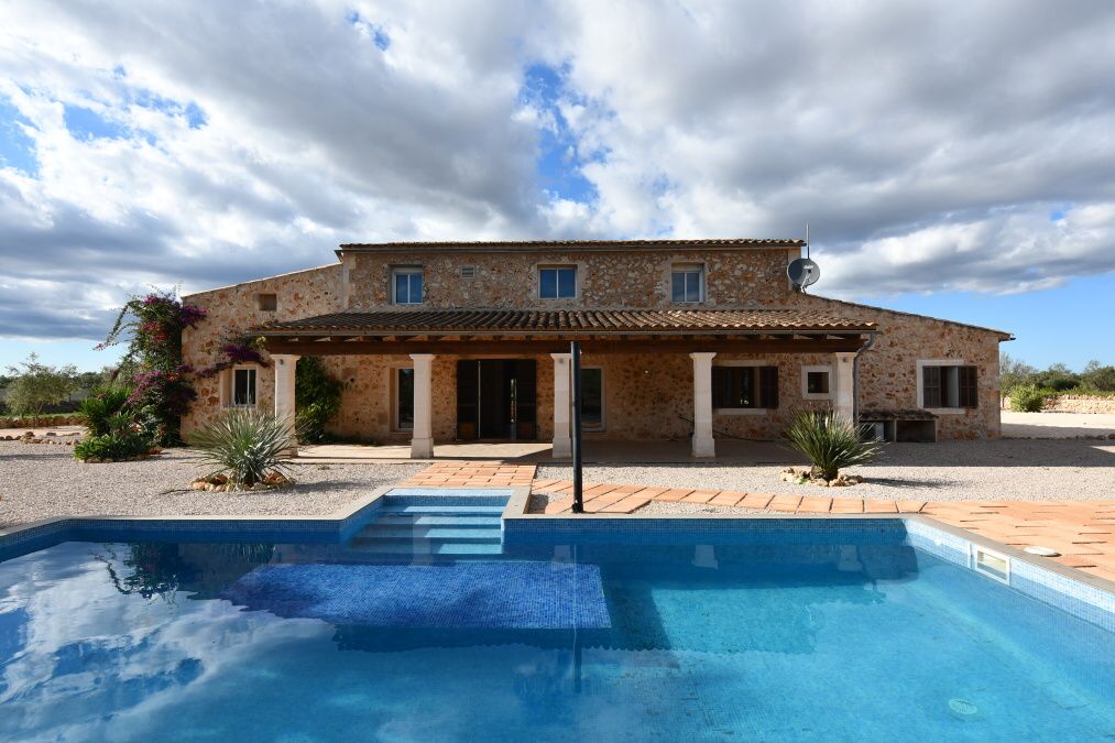  - Finca on a quiet plot between Manacor and Felanitx