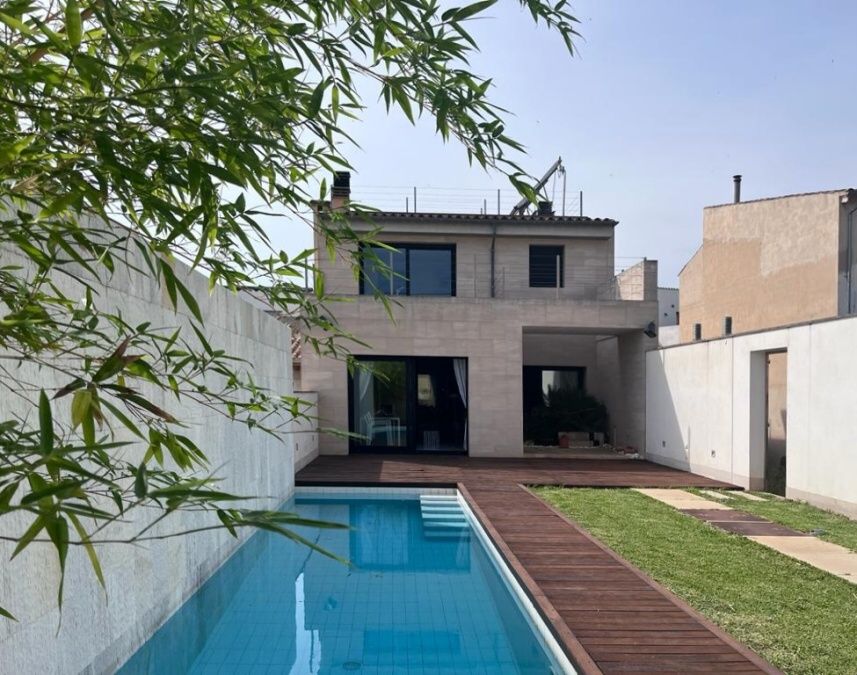  - Luminosa y moderna casa de diseño con jardín y piscina en Montuiri