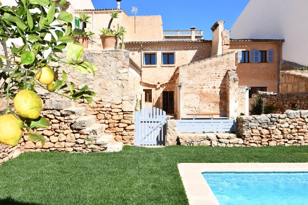 - Hermosa y luminosa casa PassivHause en el centro de Santanyi