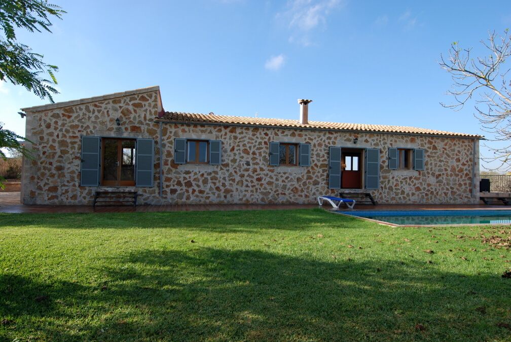  - Beautiful stone finca near Felanitx in a very quiet location and with a view of the mountains