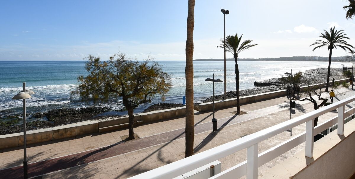  - Geräumige und sonnige Wohnung in der ersten Reihe des Strandes in Cala Millor