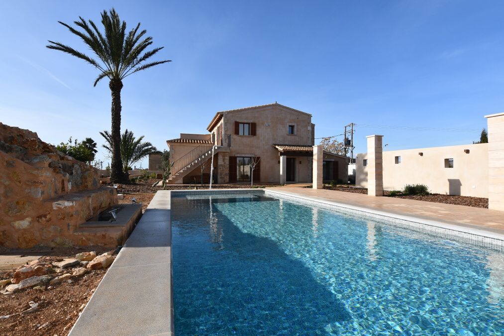  - Traditional Mallorcan country house recently renovated with a modern style a few km from Manacor