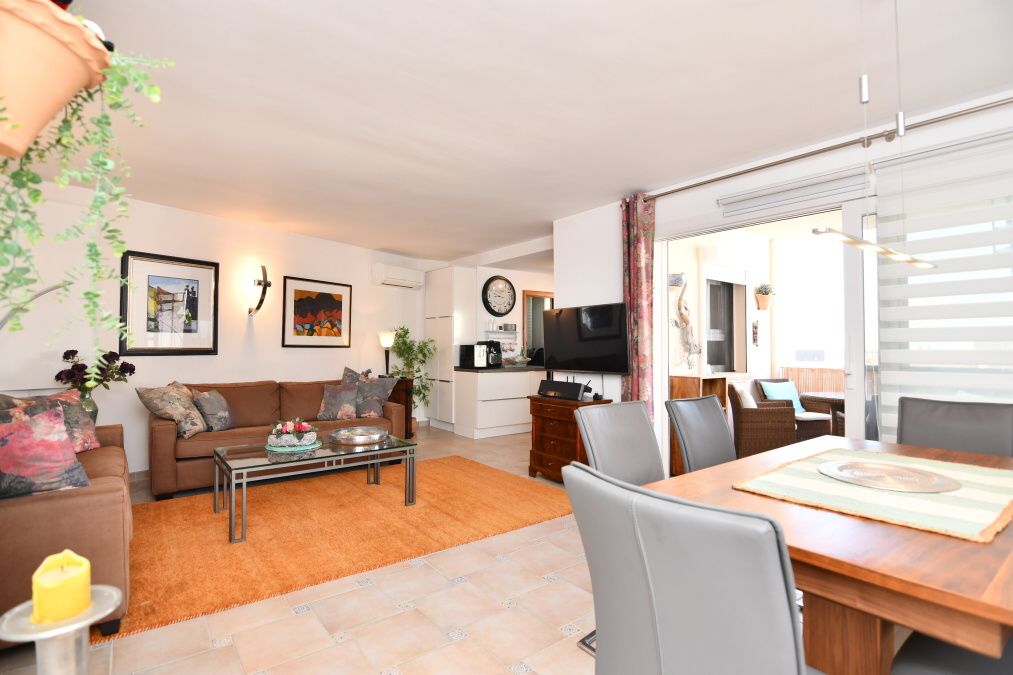  - Spacious and bright penthouse with private roof terrace and community garden and pool in Santanyi