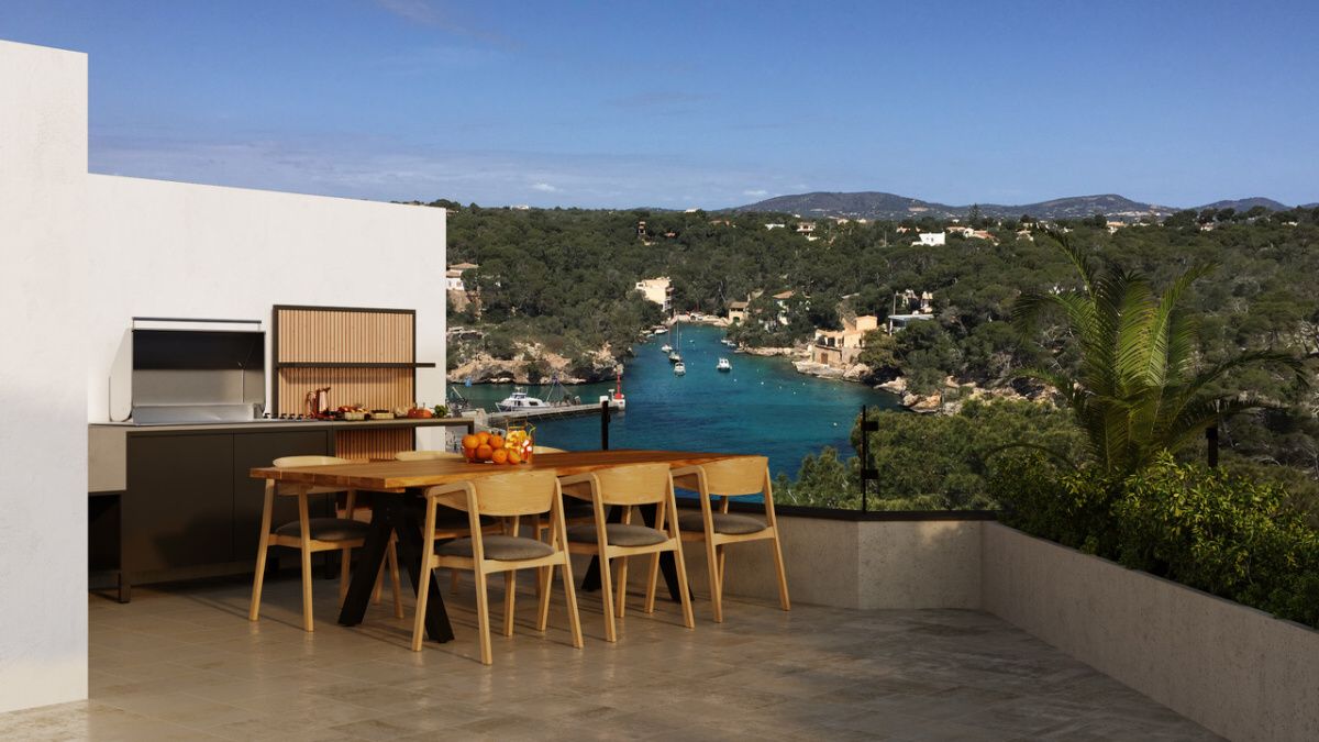  - Fisherman`s house with construction license and new project in Cala Figuera
