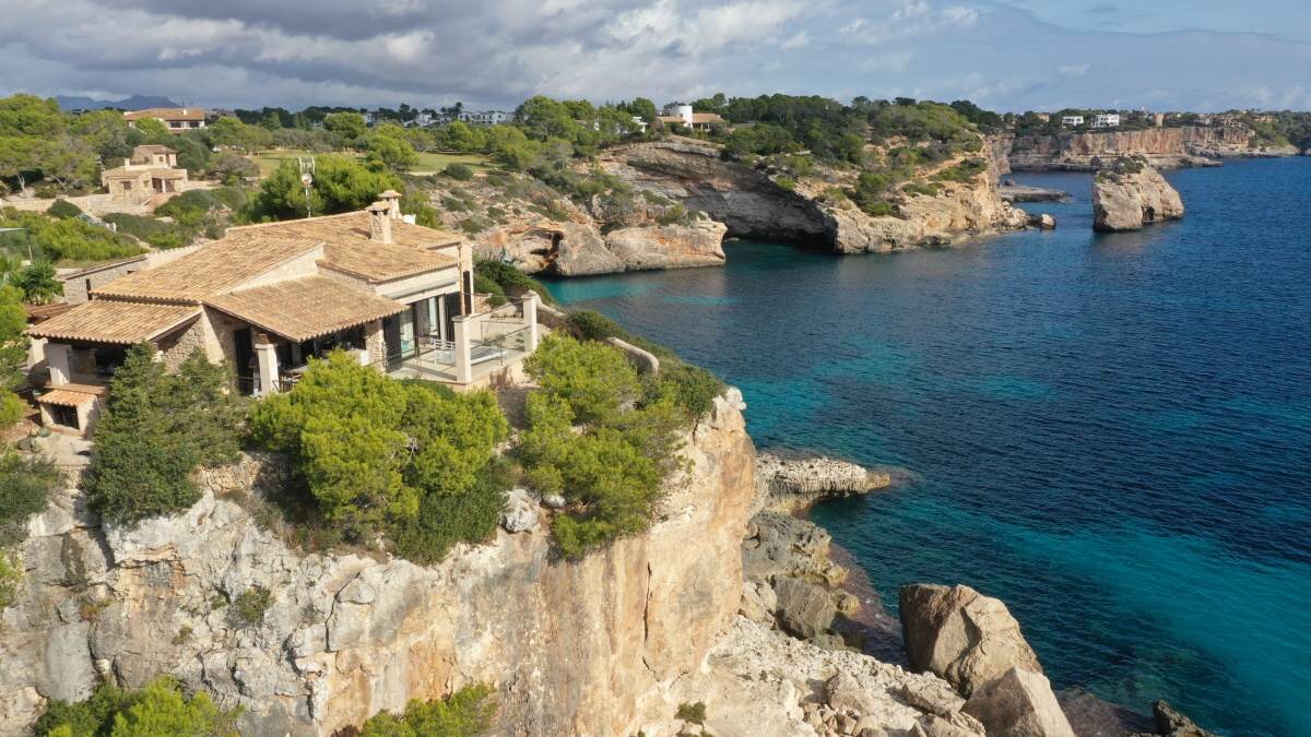  - Casa de campo en una ubicación única con vistas panorámicas al mar y a la playa de Cala LLombards