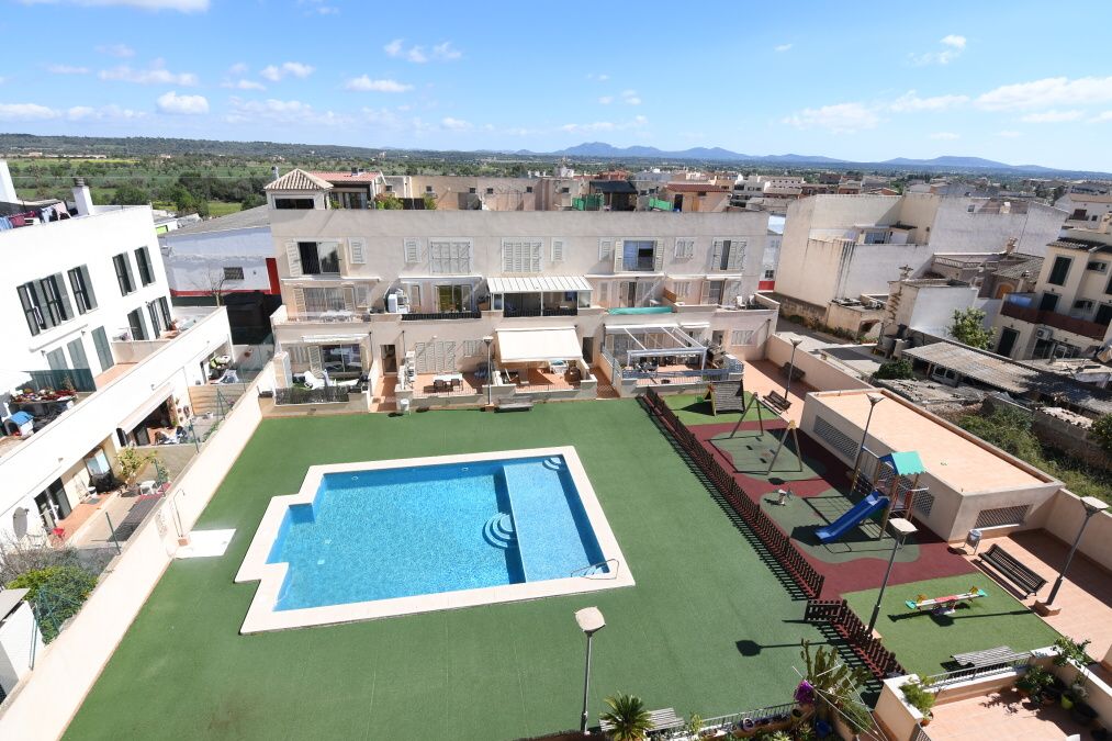  - Apartment with communal swimming pool and private garage in Campos