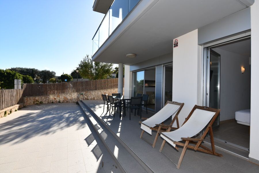  - Moderne und komfortable Erdgeschosswohnung mit großer Terrasse in Porto Petro