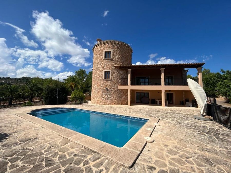  - Country house with beautiful views to the sea and the mountains in the area of S`Espinagar, Manacor