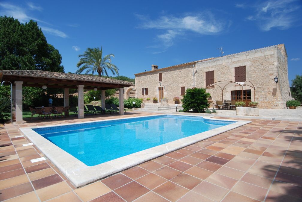  - Magnificent finca with panoramic views on a quiet plot between Manacor and Son Carrio
