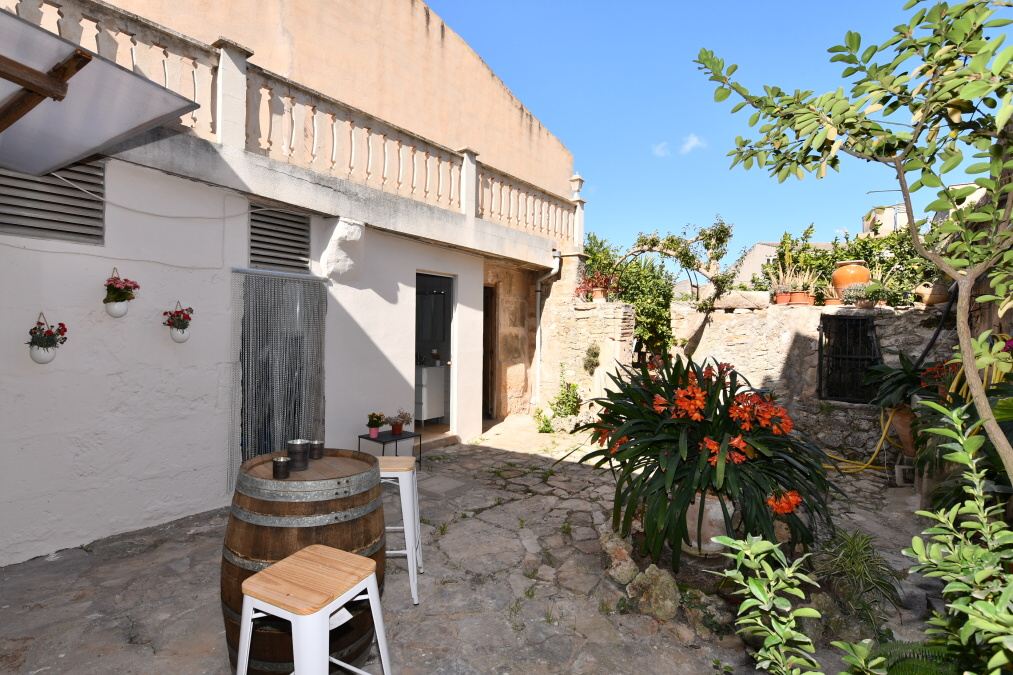  - Bonita casa de pueblo recién reformada con bonito patio en Porreres