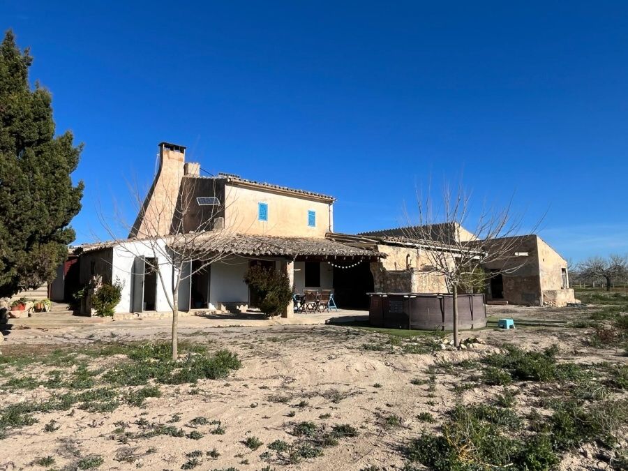  - Zu renovierendes Landhaus mit schöner freier Aussicht in Porreres