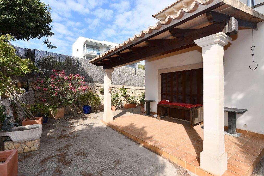  - Villa mit Terrassen und Garage nur wenige Meter vom Strand entfernt in Porto Petro
