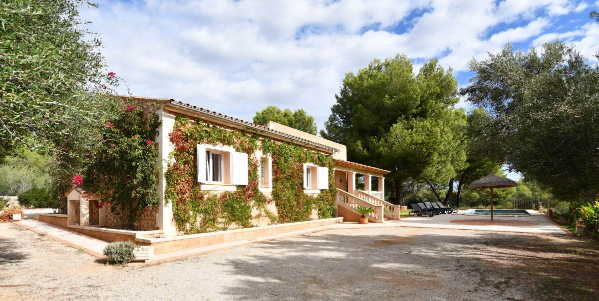  - Komfortables und gemütliches Finca mit herrlichem Blick auf das Meer in S`Espinagar