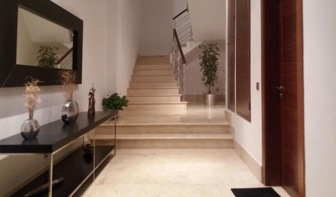 - Amplia casa de pueblo distribuida en 2 apartamentos y amplio Garaje en Felanitx