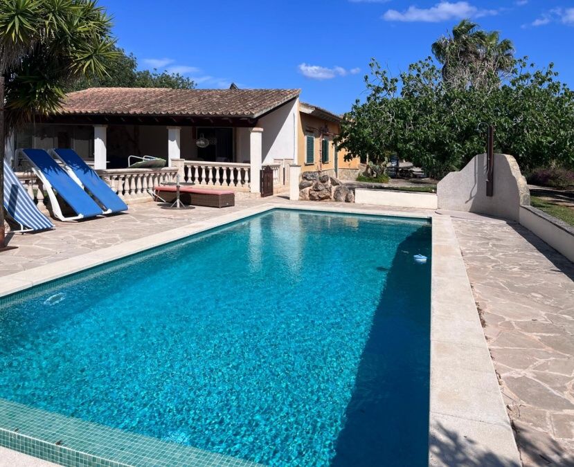- Comfortable finca muy bien situada a pocos minutos de Santanyí y la playa de S`Amarador
