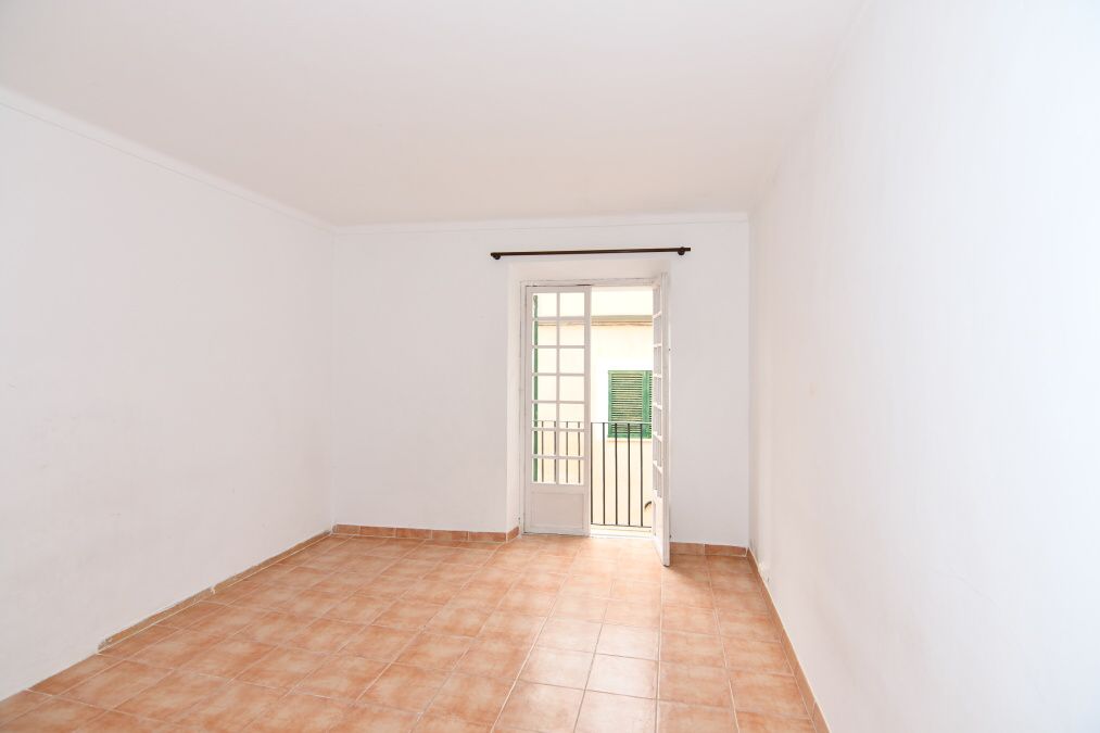 - Casa de pueblo con pequeño patio dividida en 2 apartamentos totalmente independientes en Felanitx