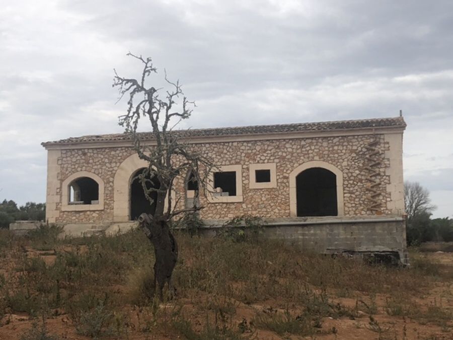 - 2 Terrenos rústicos en Campos con una Finca en fase construcción de 269m2 y un proyecto para construir otra de 95m2