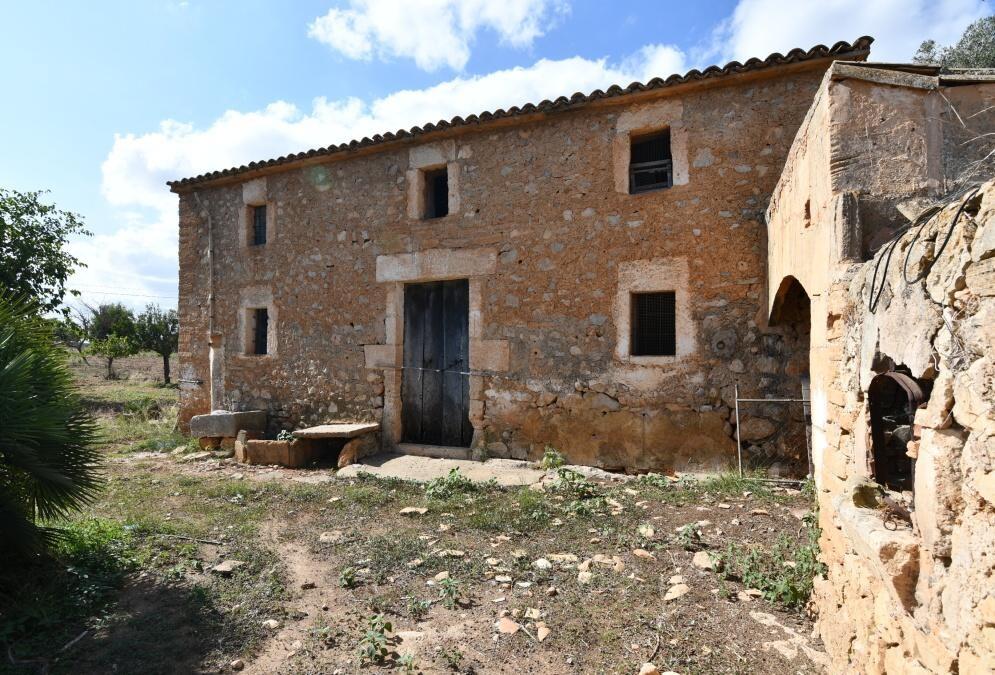  - Tradicional casa de campo mallorquina, totalmente para reformar en las afueras de Sant Llorenç des Cardassar