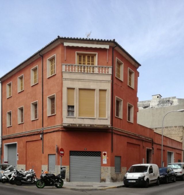  - 3-stöckiges Apartmenthaus in Palma mit der Möglichkeit 12 Apartments zu bauen