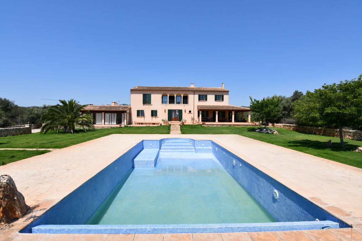  - Impresionante casa de campo de 800m2 con vistas hasta el mar en Porto Colom