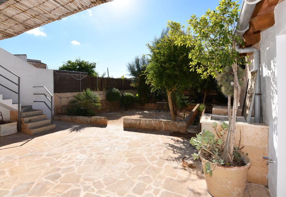  - Casa de pueblo con calefacción central y soleado jardín en Santanyí