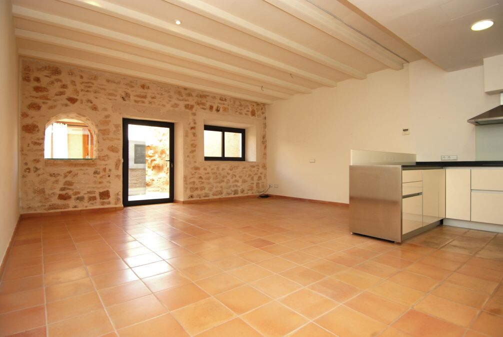  - Completely renovated town house with patio and terrace near the center of Santanyi