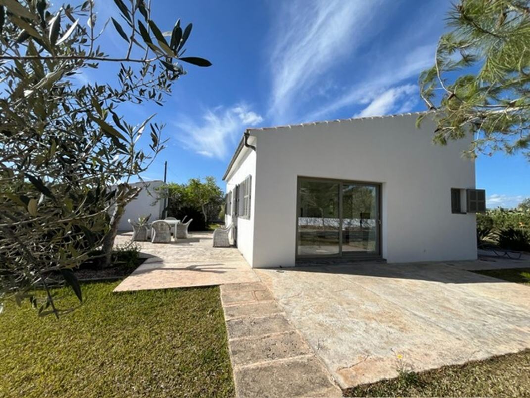  - Modern and bright country house with guest house a few minutes from Campos